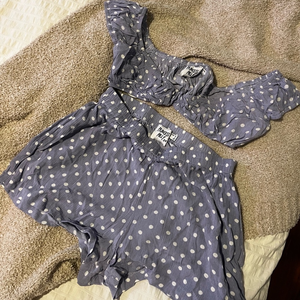 Blue and white polka dot set